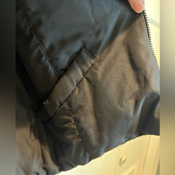 Italian Made AMATI Black Vest, Zip Front, Faux Fur Outside with POCKETS - Picture 8 of 13